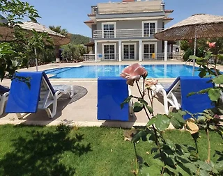 Fethiye Ölüdeniz'de Merkezi Konumda, Özel Havuzlu, Konforlu Villa - 2