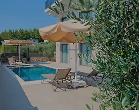 Fethiye Ölüdeniz'de Merkezi Konumda, Özel Havuzlu, Konforlu Villa - 2