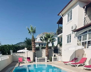 Fethiye Ölüdeniz'de Merkezi Konumda, Özel Havuzlu, Lüks Villa - 1