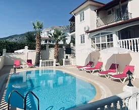 Fethiye Ölüdeniz'de Merkezi Konumda, Özel Havuzlu, Lüks Villa - 2