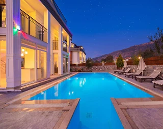 Fethiye Ölüdeniz'de Merkezi Konumda, Özel Havuzlu, Lüks Villa - 1
