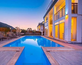 Fethiye Ölüdeniz'de Merkezi Konumda, Özel Havuzlu, Lüks Villa - 3