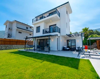 Fethiye Ölüdeniz'de Merkezi Konumda, Özel Havuzlu, Modern Villa - 2