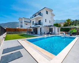 Fethiye Ölüdeniz'de Merkezi Konumda, Özel Havuzlu, Modern Villa - 3
