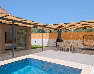 Fethiye Ölüdeniz'de Merkezi Konumda, Özel Havuzlu, Modern Villa - 2