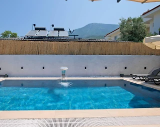 Fethiye Ölüdeniz'de Merkezi Konumda, Özel Havuzlu, Modern Villa - 3
