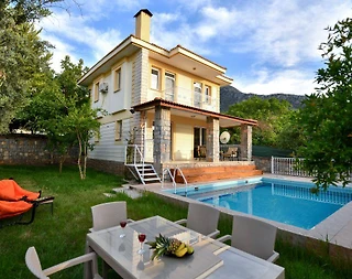 Fethiye Ölüdeniz'de Merkezi Konumda, Özel Havuzlu, Modern Villa - 2