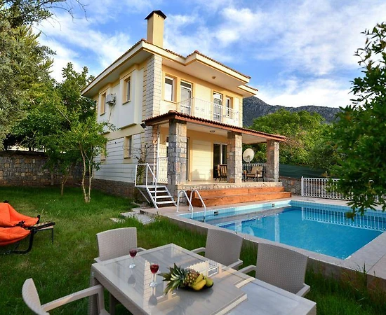 Fethiye Ölüdeniz'de Merkezi Konumda, Özel Havuzlu, Modern Villa - 1