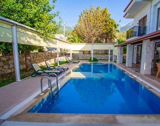 Fethiye Ölüdeniz'de Merkezi Konumda, Özel Havuzlu, Şık Villa - 3
