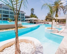 Fethiye Ölüdeniz'de Modern Tasarımlı, Ortak Havuzlu, Konforlu Oda - 2