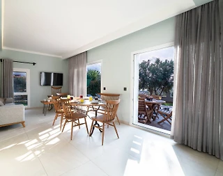 Fethiye Ölüdeniz'de Modern Tasarımlı, Özel Havuzlu, Konforlu Villa - 5