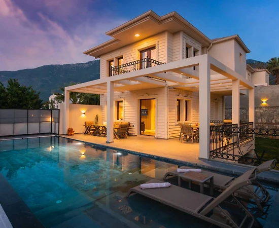 Fethiye Ölüdeniz'de Modern Tasarımlı, Özel Havuzlu, Lüks Villa - 1
