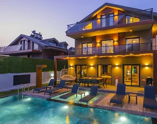 Fethiye Ölüdeniz'de Modern Tasarımlı, Özel Havuzlu, Merkezi Villa - 1