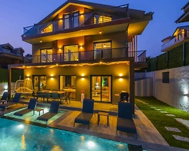 Fethiye Ölüdeniz'de Modern Tasarımlı, Özel Havuzlu, Merkezi Villa - 2