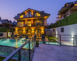 Fethiye Ölüdeniz'de Modern Tasarımlı, Özel Havuzlu, Merkezi Villa - 3