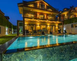 Fethiye Ölüdeniz'de Modern Tasarımlı, Özel Havuzlu, Merkezi Villa - 4