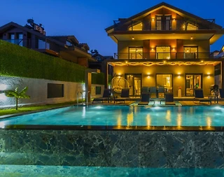 Fethiye Ölüdeniz'de Modern Tasarımlı, Özel Havuzlu, Merkezi Villa - 5