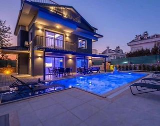 Fethiye Ölüdeniz'de Modern Tasarımlı, Özel Havuzlu, Merkezi Villa - 1