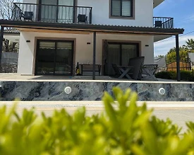 Fethiye Ölüdeniz'de Modern Tasarımlı, Özel Havuzlu, Merkezi Villa - 2