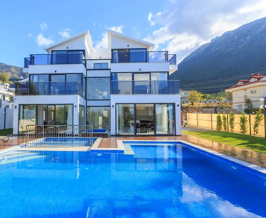 Fethiye Ölüdeniz'de Muhteşem Doğada, Kapalı Havuzlu, Konforlu Villa - 1