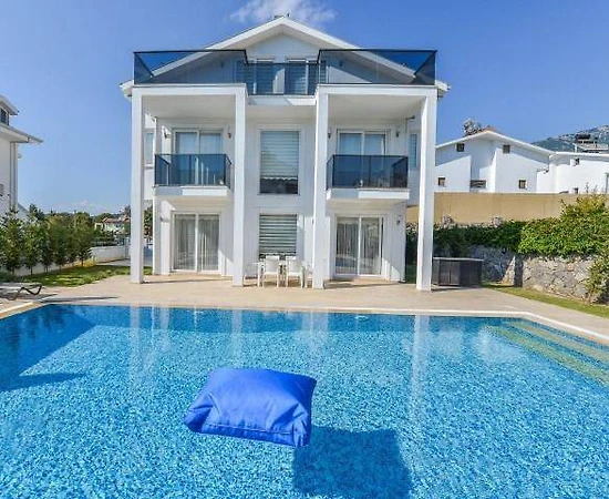 Fethiye Ölüdeniz'de Muhteşem Doğada, Özel Havuzlu, Geniş Villa - 1