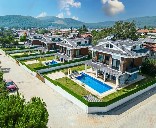 Fethiye Ölüdeniz'de Muhteşem Konumda, Özel Havuzlu, Modern Villa - 1