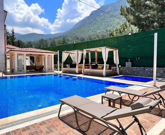 Fethiye Ölüdeniz'de Nefes Kesen Doğada, Özel Havuzlu, Konforlu Villa - 1