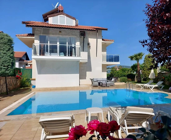 Fethiye Ölüdeniz'de Nezih Konumda, Özel Havuzlu, Ferah Villa - 1