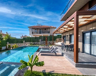Fethiye Ölüdeniz'de Nezih Konumda, Özel Havuzlu, Lüks Villa - 1
