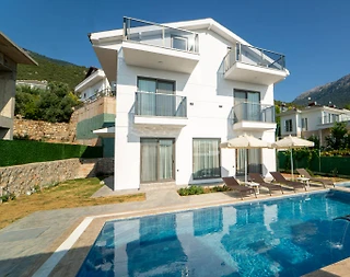 Fethiye Ölüdeniz'de Nezih Konumda, Özel Havuzlu, Modern Villa - 1