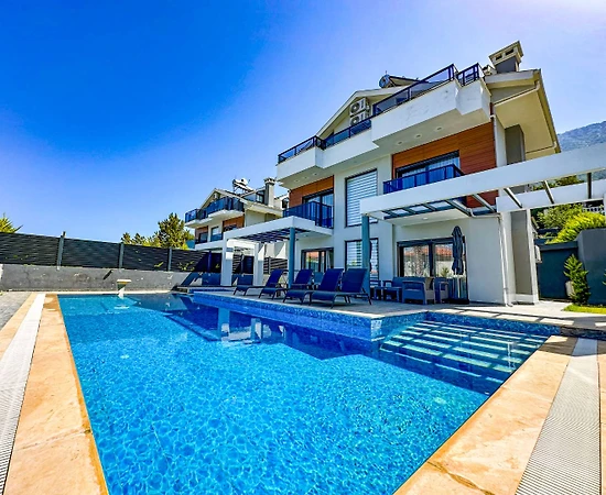 Fethiye Ölüdeniz'de Nezih Konumda, Özel Havuzlu, Kiralık Villa - 1