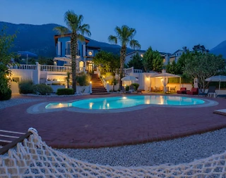 Fethiye Ölüdeniz'de Geniş Ailelere Uygun, Özel Havuzlu, Lüks Villa - 3