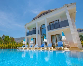 Fethiye Ölüdeniz'de Sakin Konumda, Özel Havuzlu, Bahçeli Villa - 2