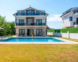 Fethiye Ölüdeniz'de Sakin Konumda, Özel Havuzlu, Konforlu Villa - 2