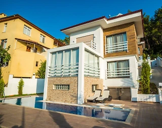 Fethiye Ölüdeniz'de Sakin Konumda, Özel Havuzlu, Merkezi Villa - 2