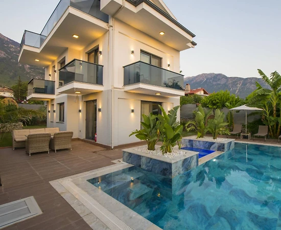 Fethiye Ölüdeniz'de Kiralık Tasarıma Sahip, Özel Havuzlu, Kiralık Villa - 1