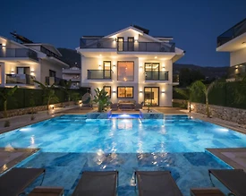 Fethiye Ölüdeniz'de Yemyeşil Bahçeye Sahip, Özel Havuzlu, Lüks Villa - 2