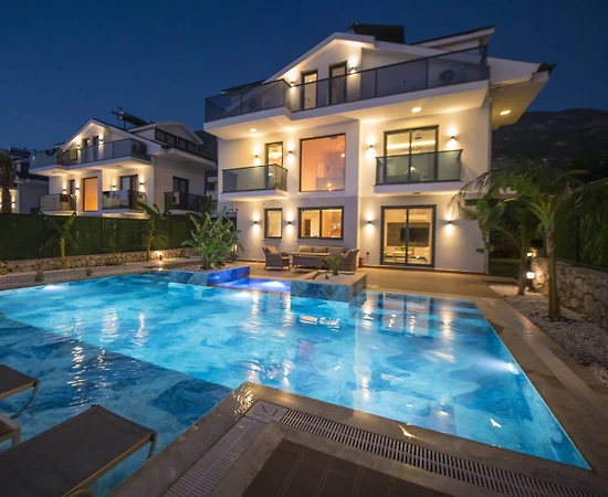 Fethiye Ölüdeniz'de Yemyeşil Bahçeye Sahip, Özel Havuzlu, Lüks Villa - 1