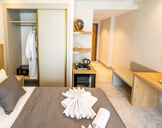 Fethiye Ölüdeniz'de Site İçerisinde, Ortak Havuzlu, Şık Tatil Odası - 3