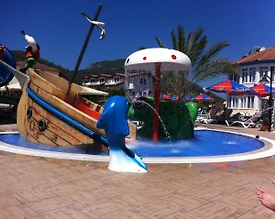 Fethiye Ölüdeniz'de Tesis İçerisinde, Ortak Havuzlu, Konforlu Suit - 3