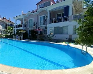 Fethiye Ölüdeniz'de Nezih Konumda, Ortak Havuzlu, Kiralık Suite - 1