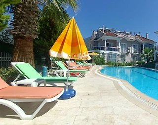 Fethiye Ölüdeniz'de Nezih Konumda, Ortak Havuzlu, Kiralık Suite - 2