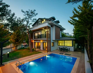 Fethiye Ölüdeniz'de Yemyeşil Bahçe İçerisinde, Özel Havuzlu, Lüks Villa  - 1