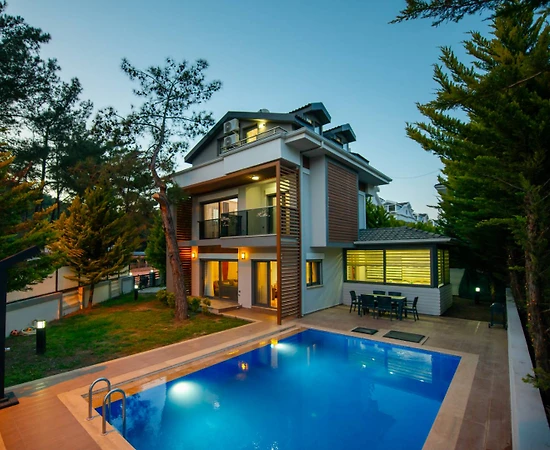 Fethiye Ölüdeniz'de Yemyeşil Bahçe İçerisinde, Özel Havuzlu, Lüks Villa  - 1