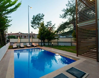 Fethiye Ölüdeniz'de Yemyeşil Bahçe İçerisinde, Özel Havuzlu, Lüks Villa  - 4