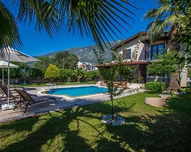 Fethiye Ölüdeniz'de Yemyeşil Bahçeli, Özel Havuzlu, Merkezi Villa - 2