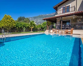 Fethiye Ölüdeniz'de Yemyeşil Bahçeli, Özel Havuzlu, Merkezi Villa - 3
