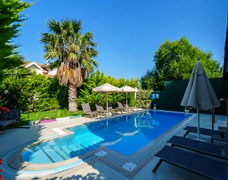 Fethiye Ölüdeniz'de Yemyeşil Bahçeli, Özel Havuzlu, Merkezi Villa - 5