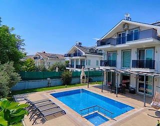 Fethiye Ölüdeniz'de Yemyeşil Bahçeli, Özel Havuzlu, Modern Villa - 2