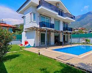 Fethiye Ölüdeniz'de Yemyeşil Bahçeli, Özel Havuzlu, Modern Villa - 3